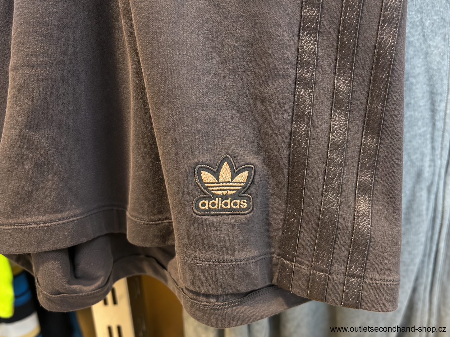 DÁMSKÉ KRAŤASY ADIDAS Vel. XXXL